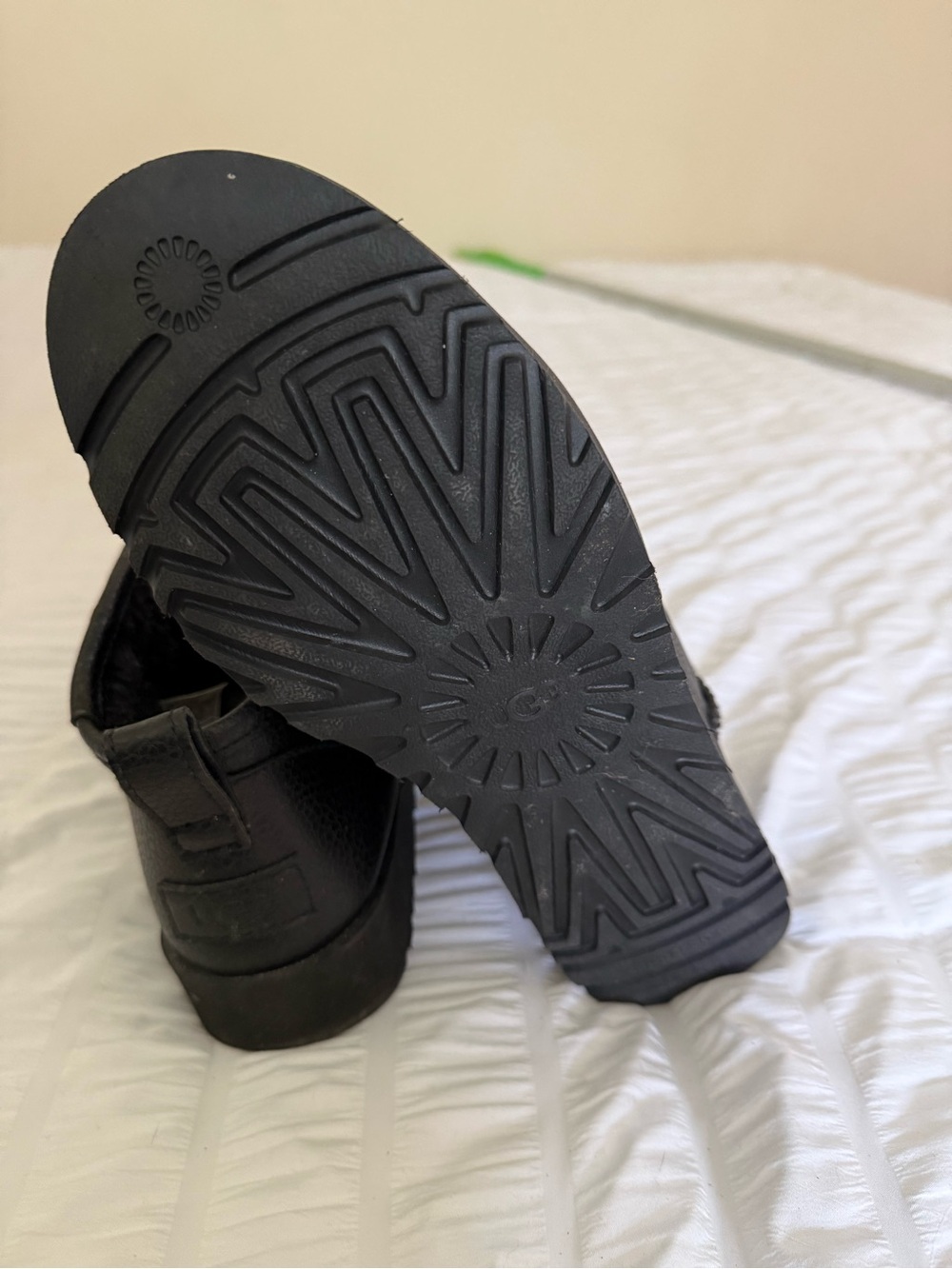 UGG woman’s Black Leather Lace-Up Boots